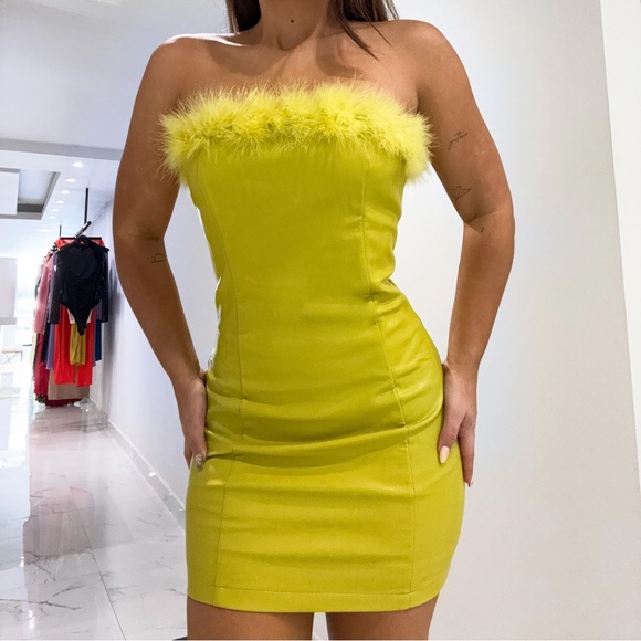 RNWY Elegant Yellow Feathered Strapless Dress - Picture 2 of 10